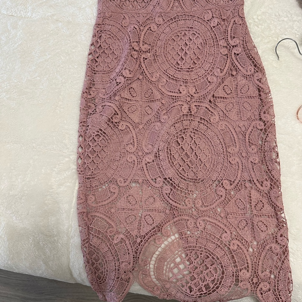 Mauve Lace Pencil Skirt